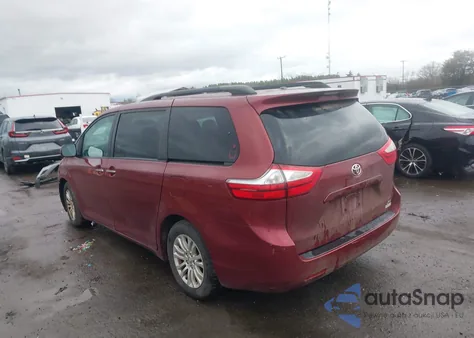 2016 Toyota Sienna Xle 8 Passenger z USA, uszkodzony, nr VIN 5TDYK3DC4GS721190